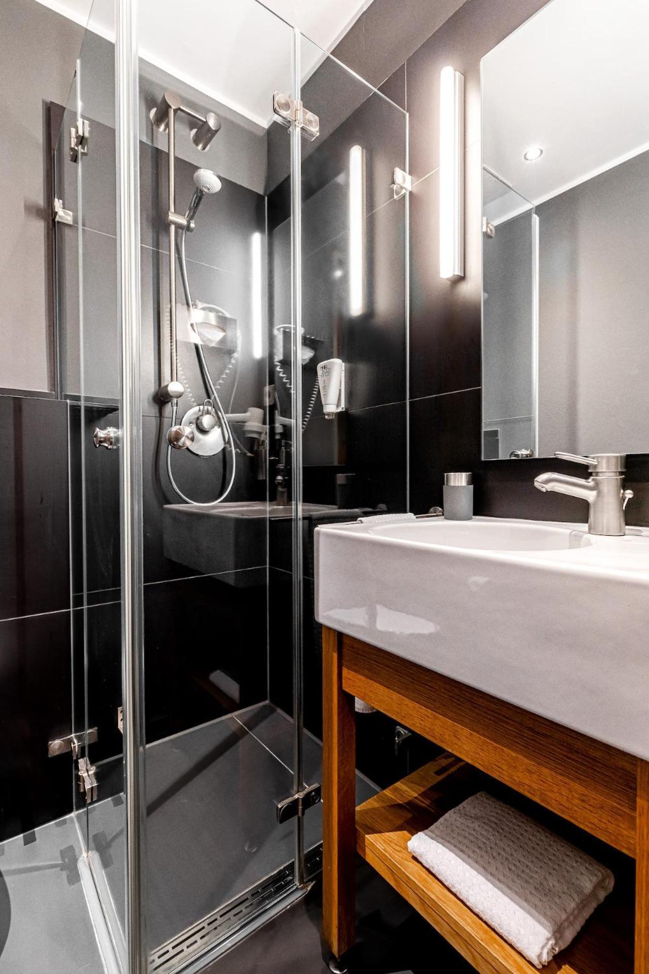 Yoho - The Young Hotel Hamburg Bagian luar foto